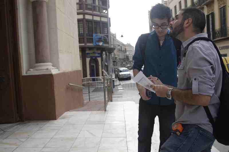 Alumnos de la Universidad de Barcelona visitan Melilla para estudiar 15 de sus edificios más singulares