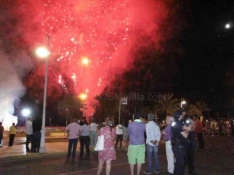 Noche mágica y de tradición de San Juan en las playas de Melilla