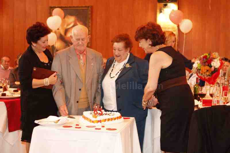 Los mayores de Melilla celebran un año más el Día de los Enamorados con un homenaje a las parejas más antiguas