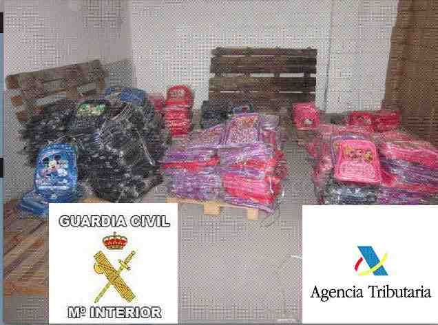La Guardia Civil interviene en Melilla más de 300 mochilas falsificadas