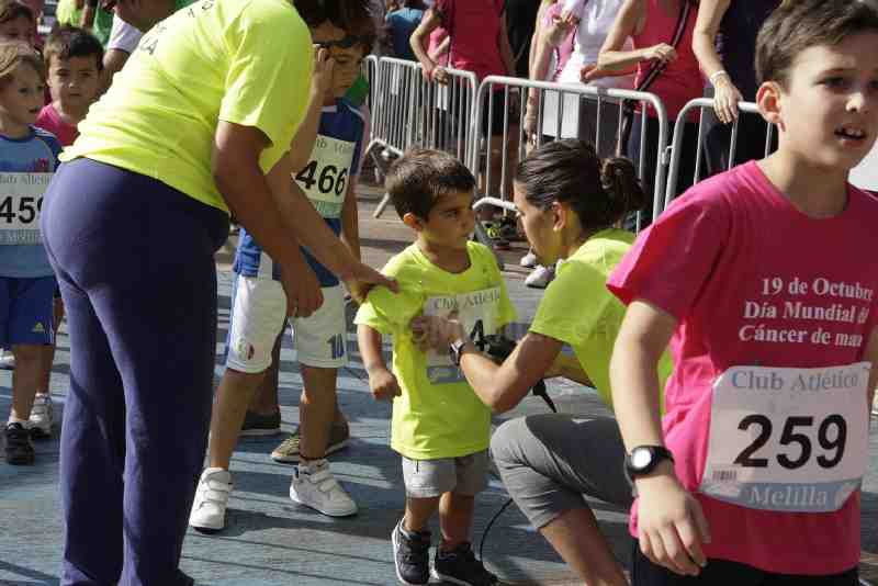 Más de mil personas se vuelcan en la primera carrera popular contra el cáncer