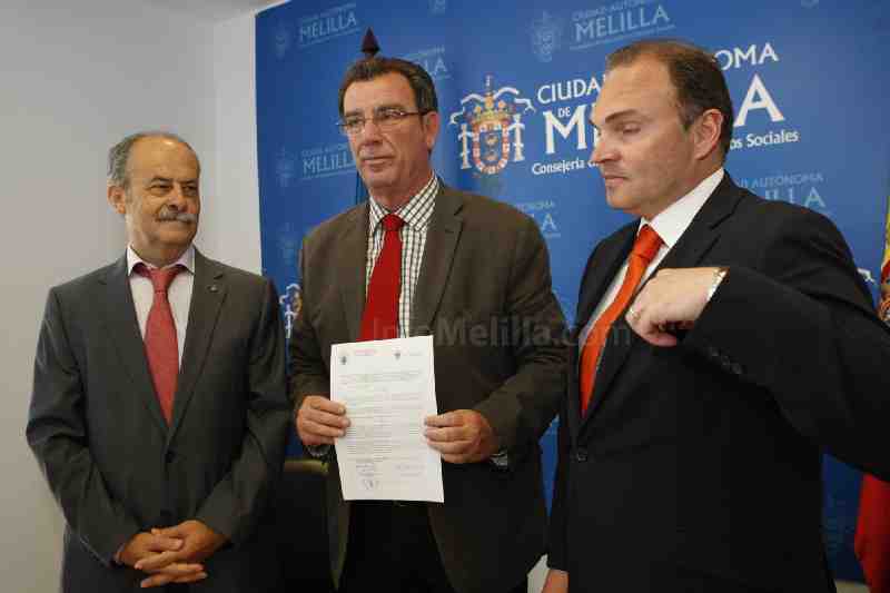 Educación firma un nuevo convenio con la UGR para proyectos de innovación