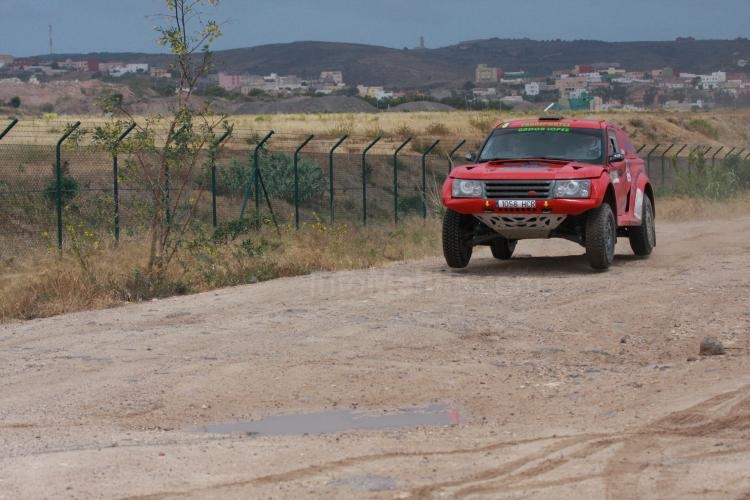 Motor: Serviá gana la Baja Andalucía-África 2014