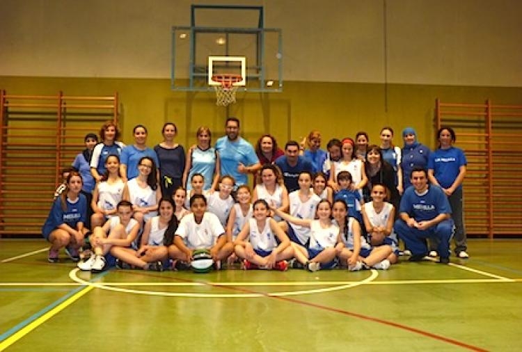 Cantera Baloncesto: El minibasket femenino despide el segundo trimestre con un partido ante sus padres