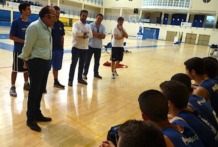 Jaime Auday en charla con sus jugadores