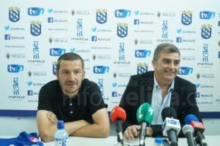 Currás, el día de su presentación como nuevo técnico, junto al presidente Cristóbal Sánchez