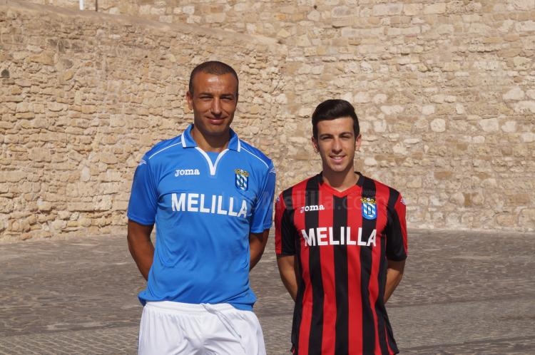 La U.D. Melilla presenta sus nuevas equipaciones