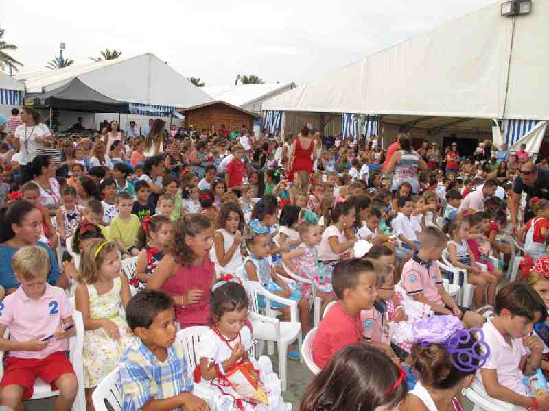 Diversión y mucho baile en las dos actuaciones de 'Cantajuegos' en la Feria de Melilla
