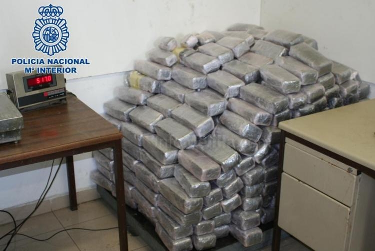 La Policía Nacional intercepta un trailer con 517 kilos de droga cuando se dirigía al puerto a embarcar