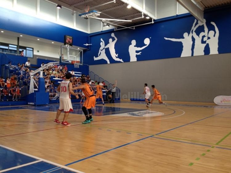 Baloncesto Liga EBA: El C.A.M. no pudo con un difícil y duro Granada