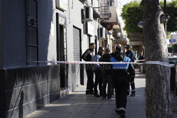 Hallan un cadáver con signos de violencia en una pensión de Melilla