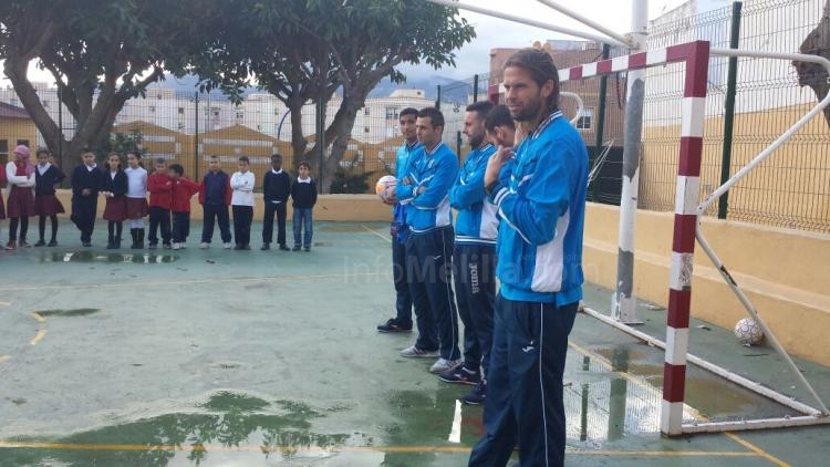 La U.D. Melilla visita el C.E.I.P. León Solá