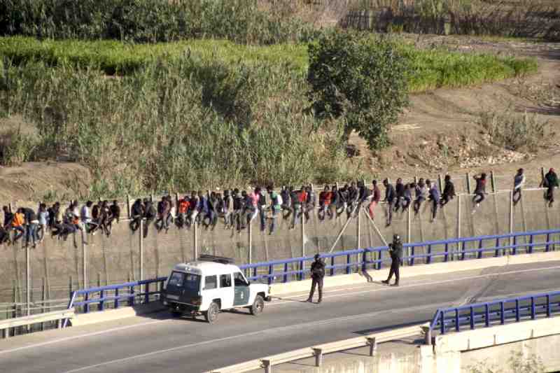 Melilla: seis intentos con 1.600 inmigrantes que quieren entrar en 72 horas