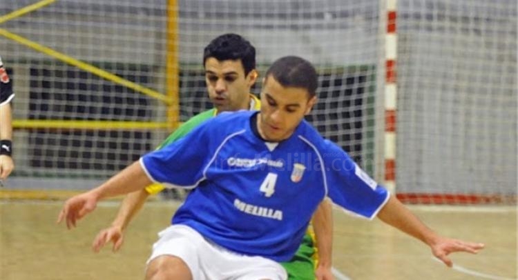 Yusef, autor del gol melillense marcado de penalti