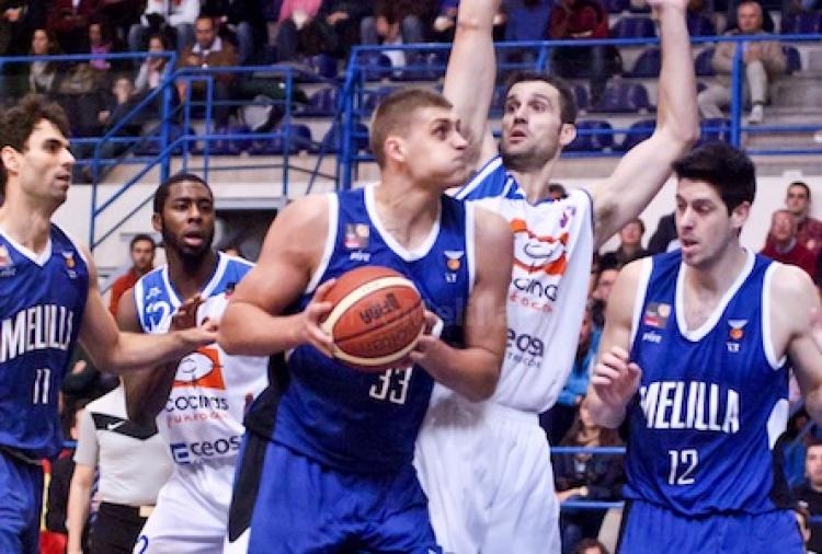 El Melilla Baloncesto, mermado y sin margen de error, visita a un Cocinas.com que busca seguir soñando