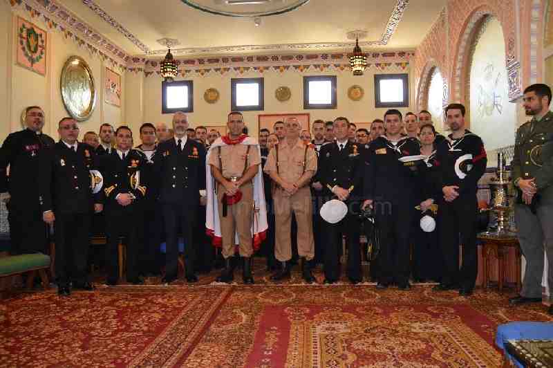 La base Alfonso XIII acoge el tradicional 'Viernes Regular' con la asistencia de mandos y alumnos del buque 'Juan Sebastian Elcano'