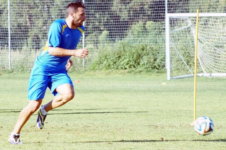 Richi, durante un entrenamiento en el "Antequera Golf"