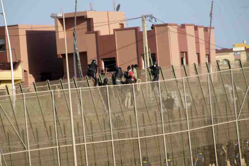 Unos 16.000 inmigrantes han intentado entrar a Melilla por la valla en 2014
