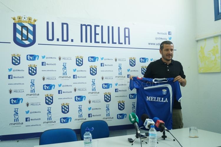 Fernándo Currás, mano derecha hasta hoy mismo del técnico saliente, Juan Moya
