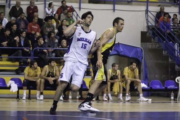 El Melilla Baloncesto lucirá de blanco en su debut