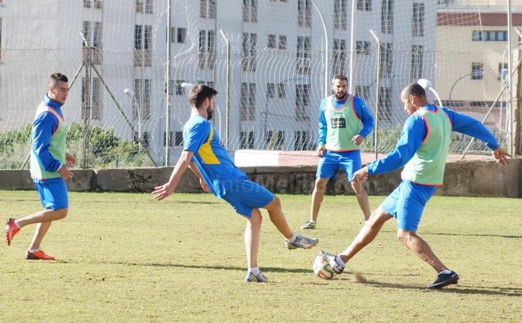 La U.D. Melilla retoma los entrenamientos en el anexo del Álvarez Claro