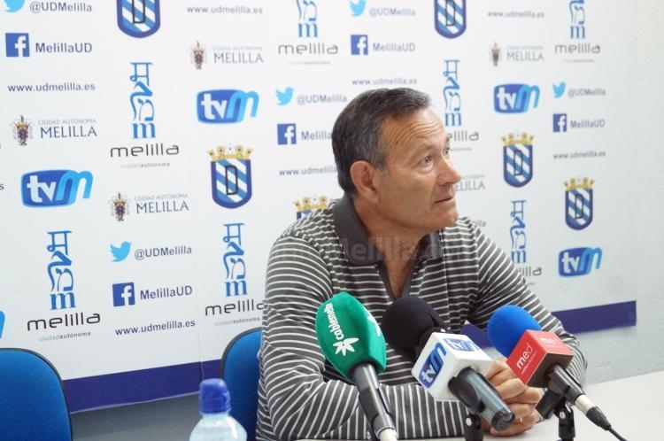 Juan Moya dió su útima rueda de prensa cmo técnico azulino en Almería este pasado sábado