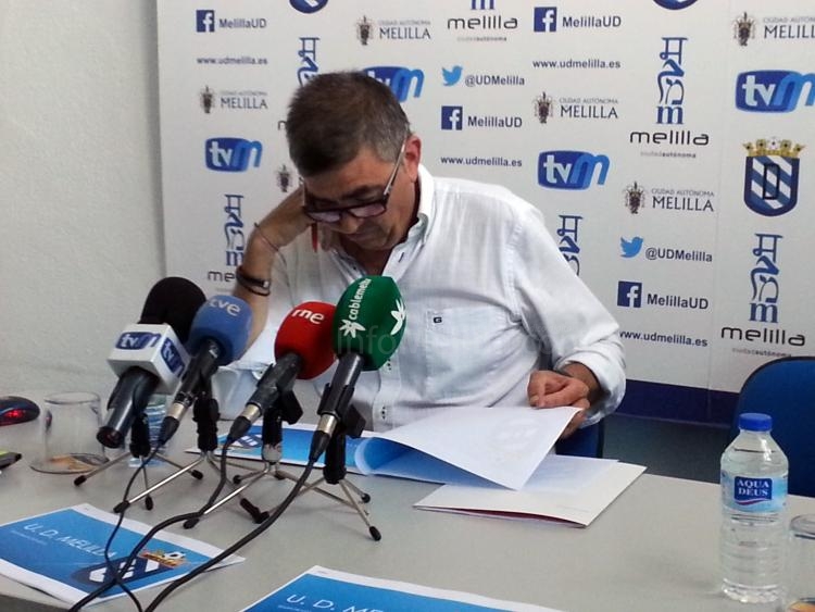Cristobal Sánchez, presidente azulino, en plena rueda de prensa