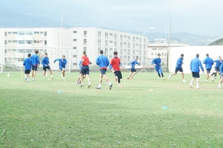 La U.D. Melilla retoma el trabajo con una sesión en el anexo del Álvarez Claro