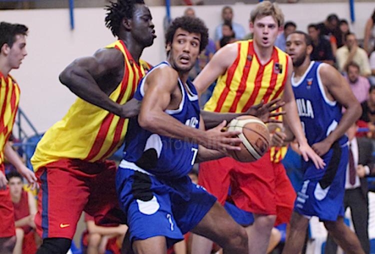 Devin Wright: "De seguir en la Adecco Oro, quiero hacerlo en el Melilla Baloncesto"