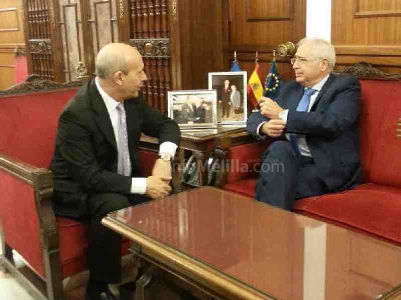 Juan José Imbroda junto a José Ignacio Wert en una visita anterior