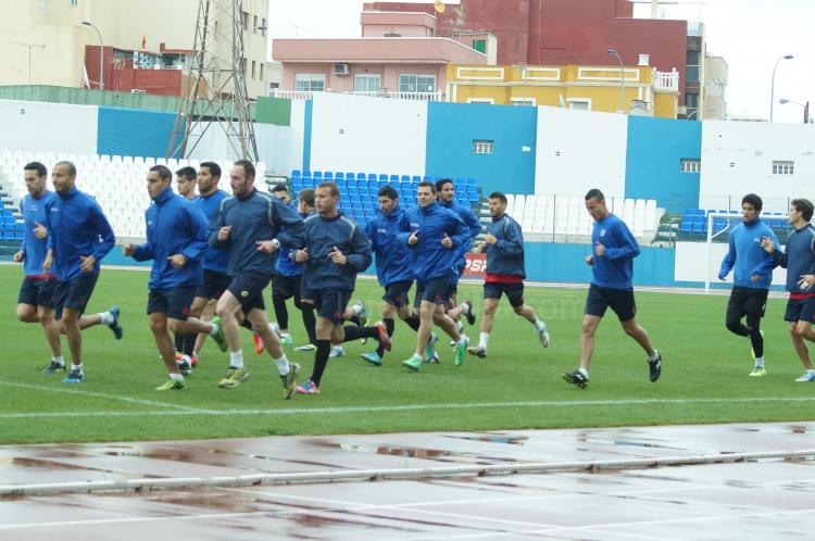 Unión Deportiva Melilla: Descargan piernas en una sesión liviana