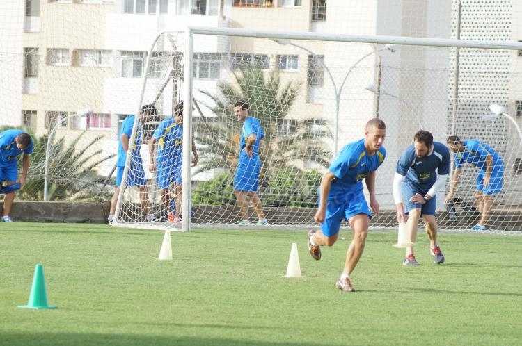 De cara al partido ante el Real Betis B la U.D. Melilla retoma los entrenamientos