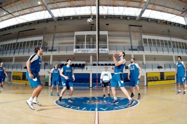 Melilla Baloncesto: Voleibol y buen ambiente para preparar la visita al Leyma Natura