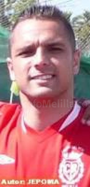 Manolo, debut en el once de salida, con gol incluido y además el del triunfo para su equipo