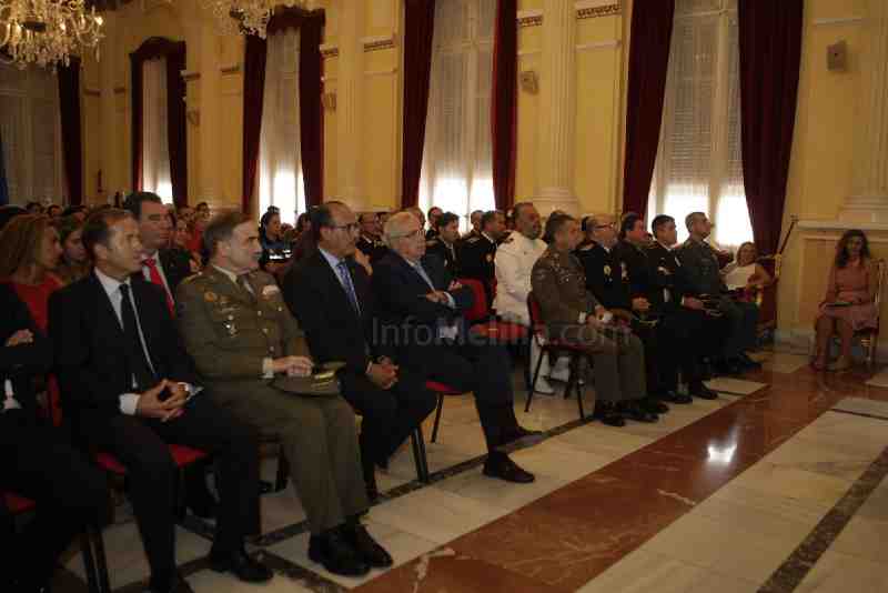 La Policía Local celebra su patrón con la entrega de la Cruz al Mérito Profesional