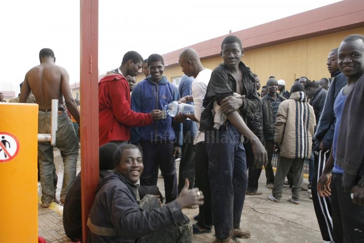 El CETI roza los 1.900 inmigrantes acogidos tras el último salto masivo