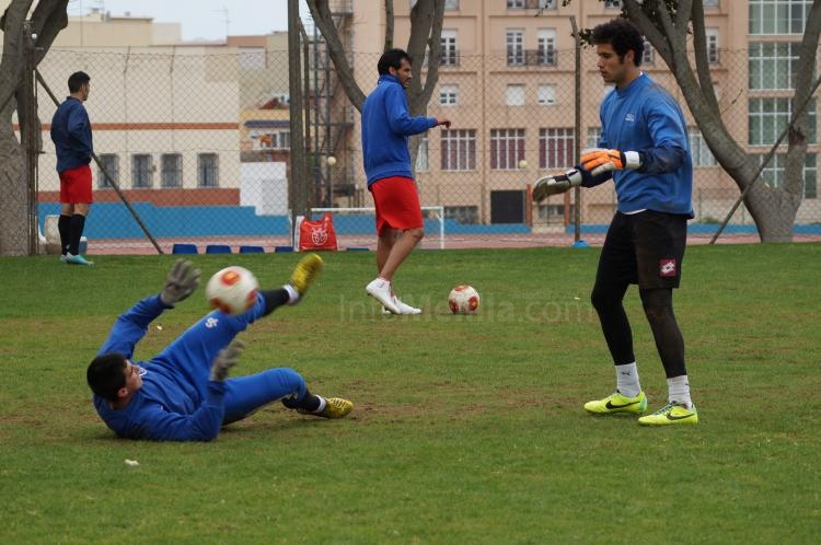 Munir en uno de los habituales entrenamientos con su ya ex-equipo, Unión Deportiva Melilla