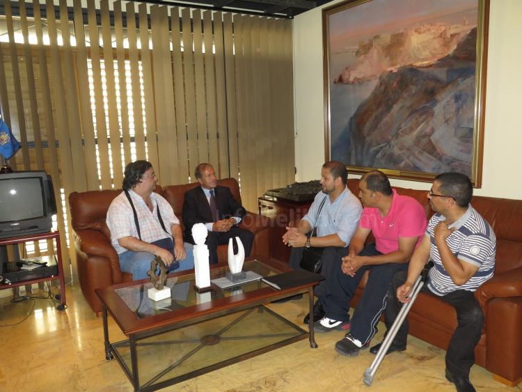 El Consejero de Deportes se reúne con los dirigentes del Club Melillense en Silla de Ruedas