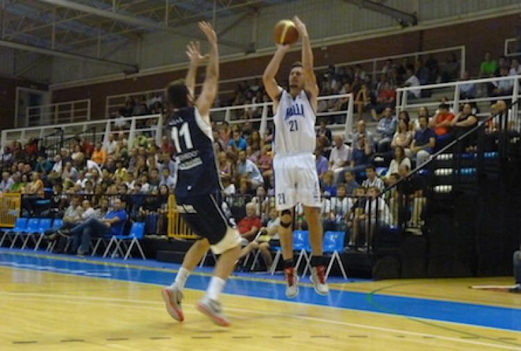 Melilla Baloncesto consigue el pleno tras derrotar a un combativo Unión Financiera (74-77)