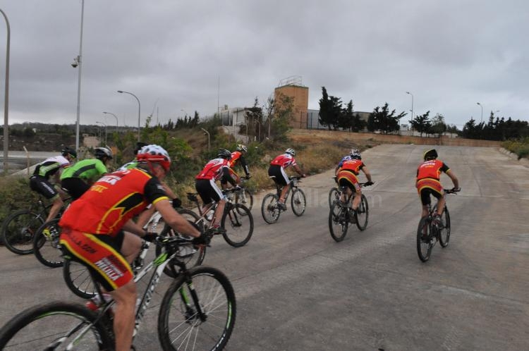 Ciclismo: A pesar de la adversa climatología se disputó la III prueba del Open de Melilla de BTT