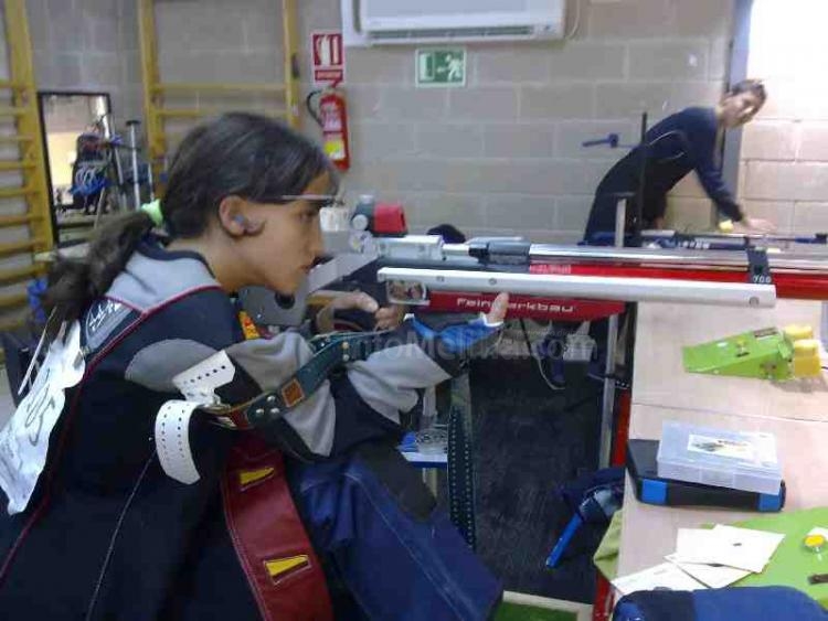 Paula Zarco, logra medalla de oro en carabina tendido