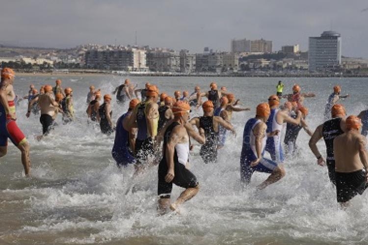 La siempre dura prueba de la natación, clave en triatlom