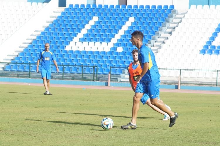 La U.D. Melilla retoma los entrenamientosLa U.D. Melilla ha retomado este miércoles los entrenamientos. El conjunto azulino trabajó el lunes, tras vol