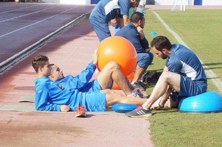 Unión Deportiva Melilla: Sesión táctica con vistas al domingo