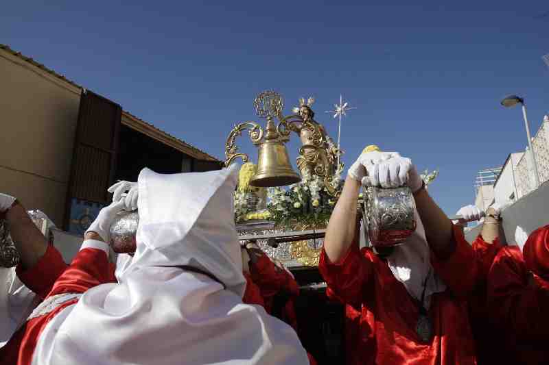 Melilla completa su Semana Santa con el "Encuentro" entre Resucitado y Rocío