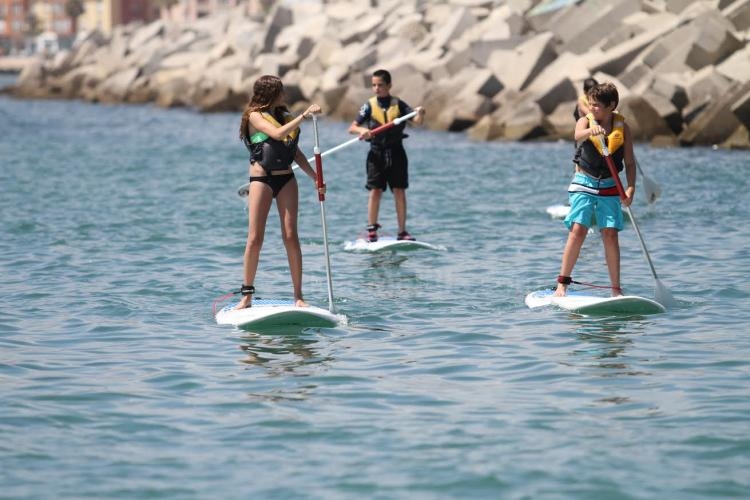 El Club Marítimo pone de moda el Padel-Surf en Melilla