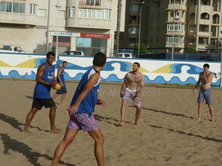 CB Melilla: Playa y buen ambiente para terminar la primera semana de pretemporada