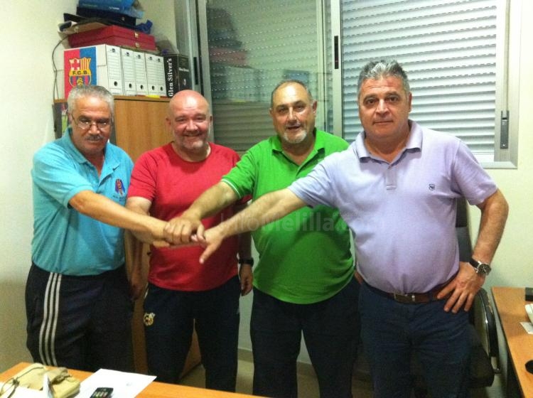 Presidente blaugrana melillense junto a los nuevos técnicos