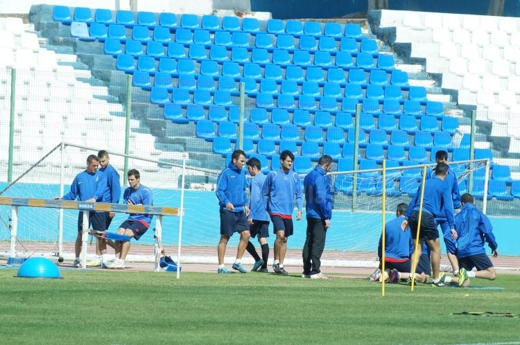 Unión Deportiva Melilla: El fuerte viento condiciona el entrenamiento