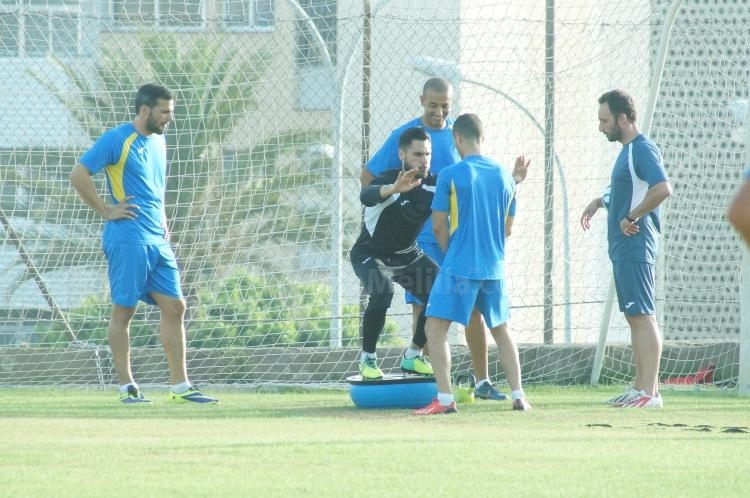 La U.D. Melilla comienza a preparar el debut en casa